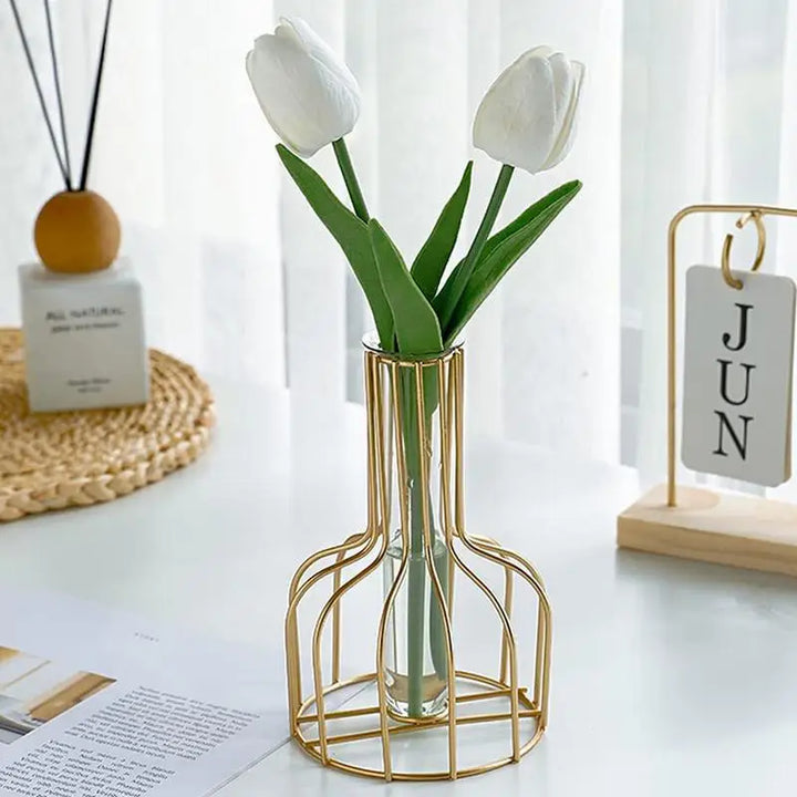 Vase cage doré