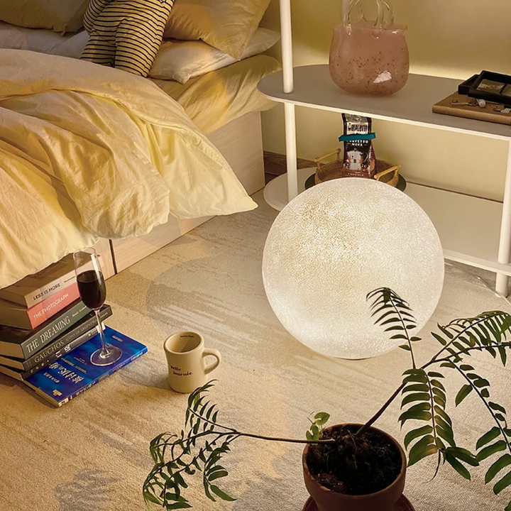 Lampadaire Lune LED – Éclat céleste et ambiance apaisante
