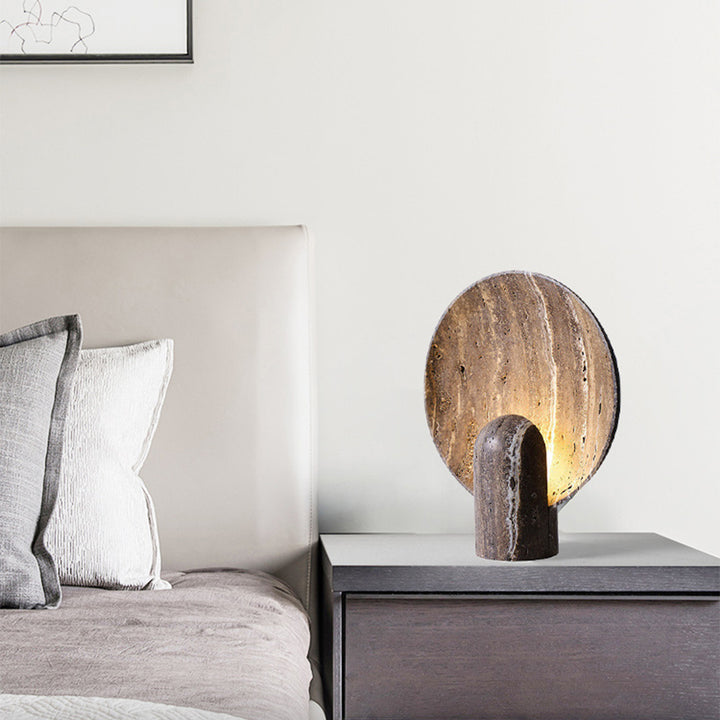 Lampe en pierre effet travertin – Élégance minérale pour votre intérieur