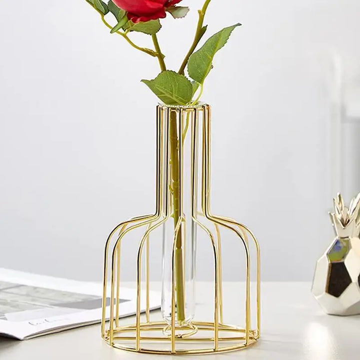 Vase cage doré