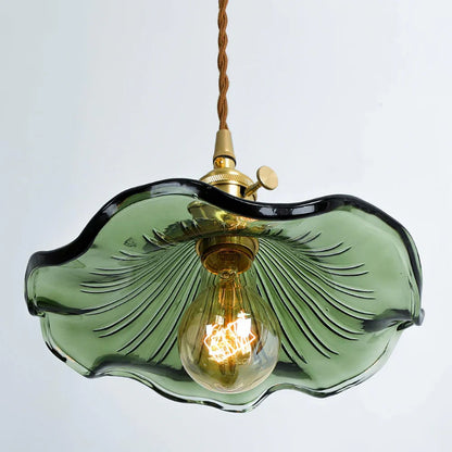 Suspension en Verre Floral avec Détails en Laiton